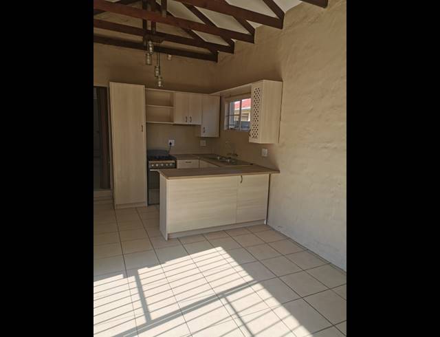 1 BEDROOM FLAT TO LET IN VAALPARK